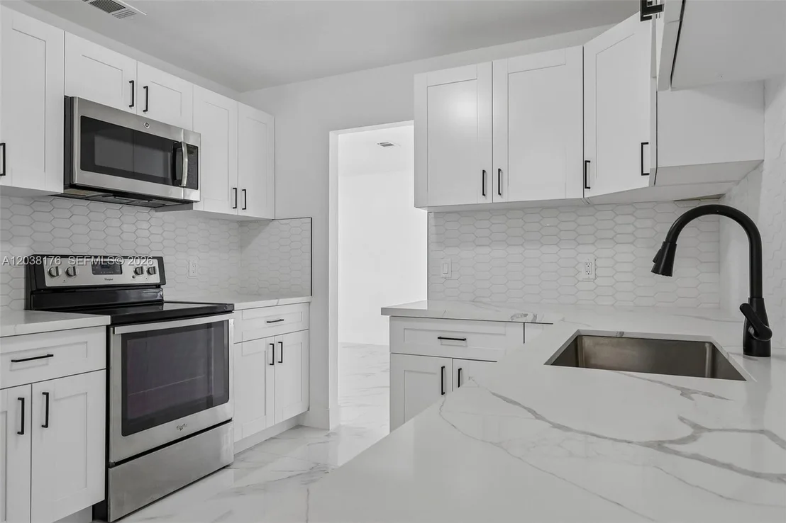 Photo of 1248 Riviera