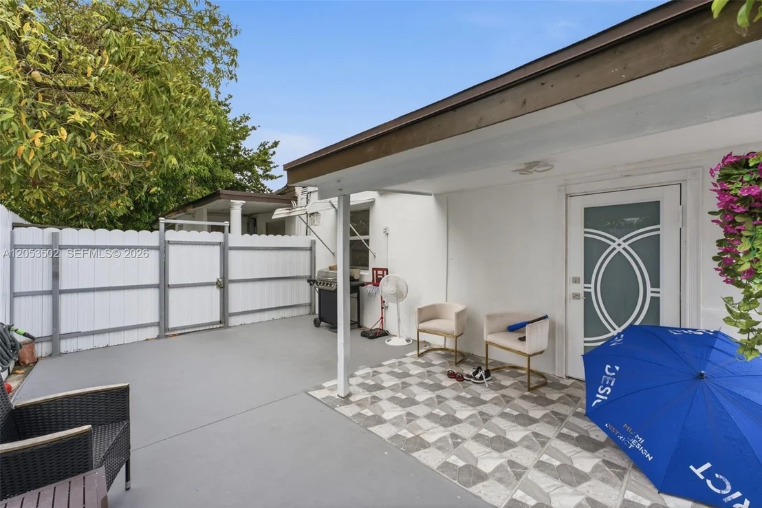 Photo of 419 SE 3rd St