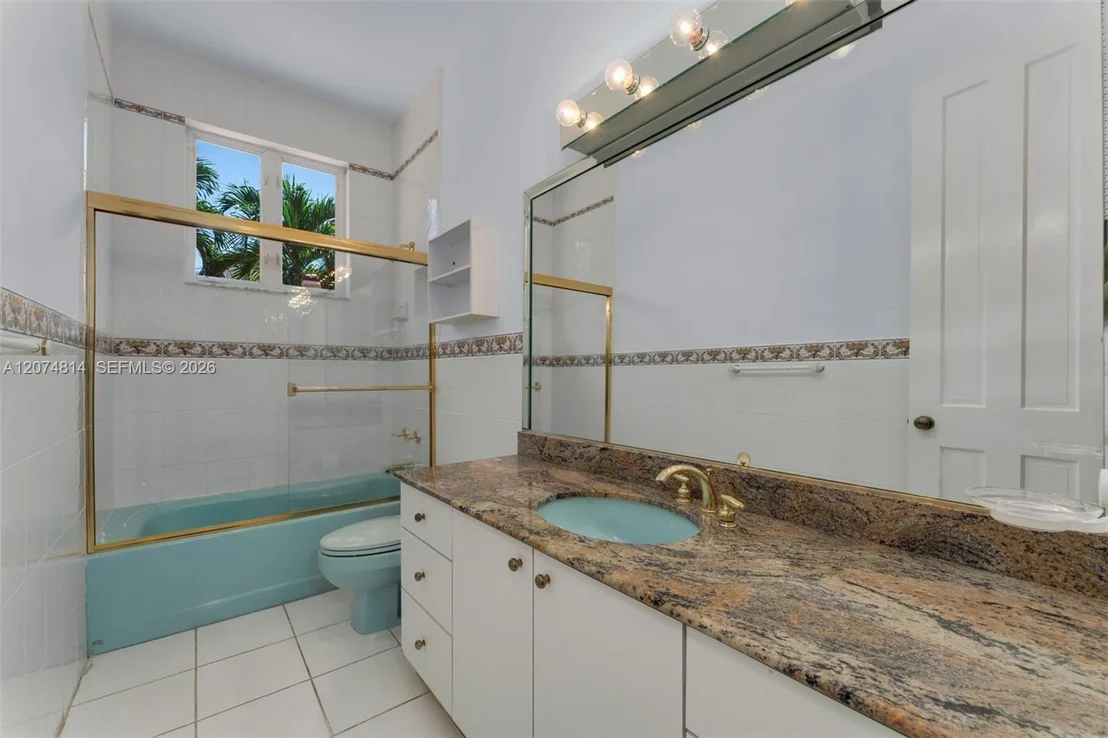 Photo of 501 Bay Lane