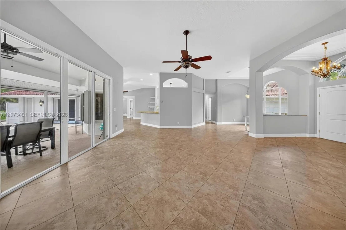 Photo of 1215 Stallion Dr