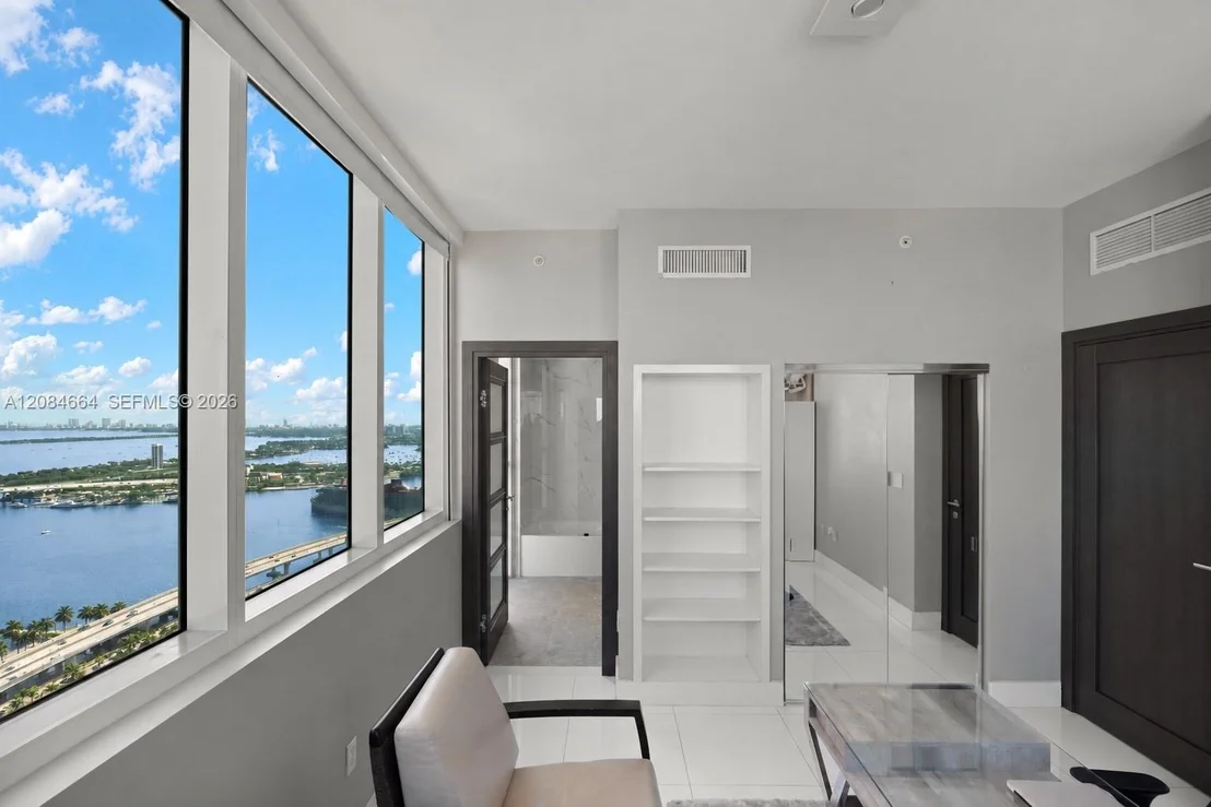 Photo of Unit PH4908 at 244 Biscayne Blvd