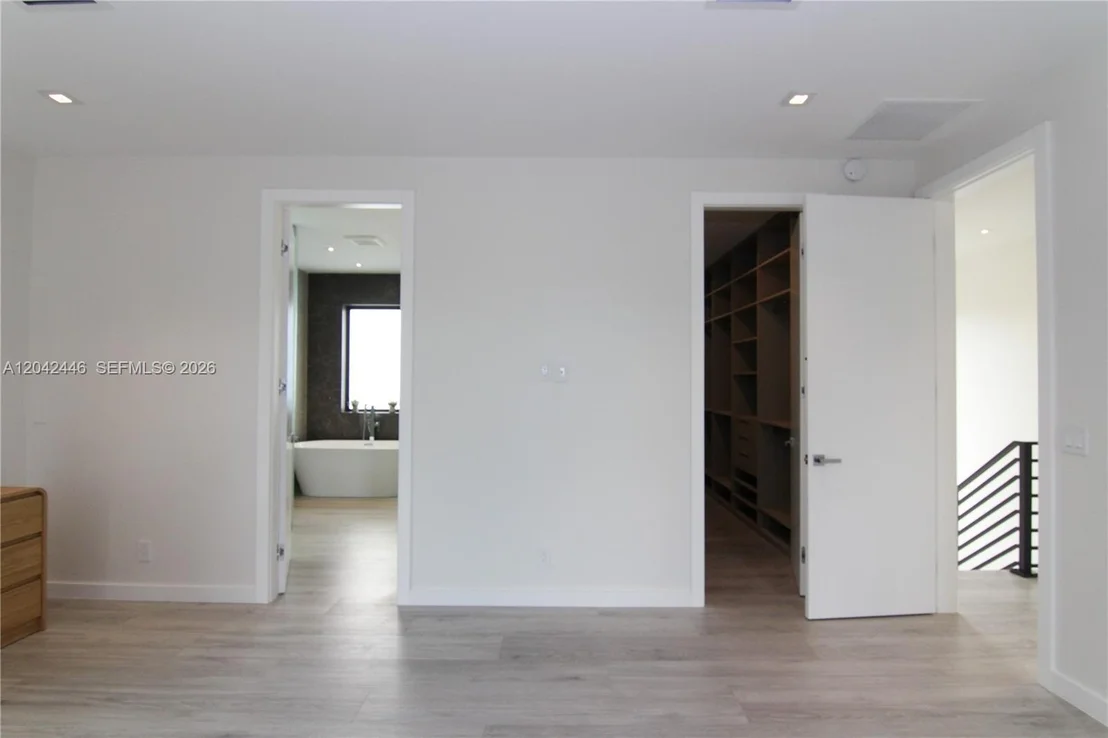 Photo of 3540 Oak Ave