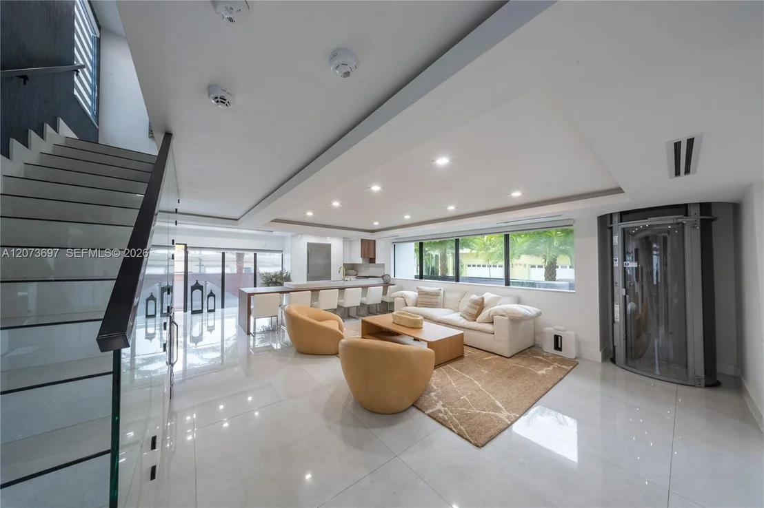 Photo of 5601 N Ocean Dr