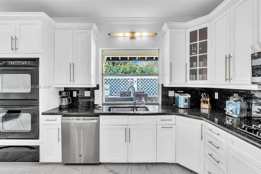 Photo of 472 Sunset Dr