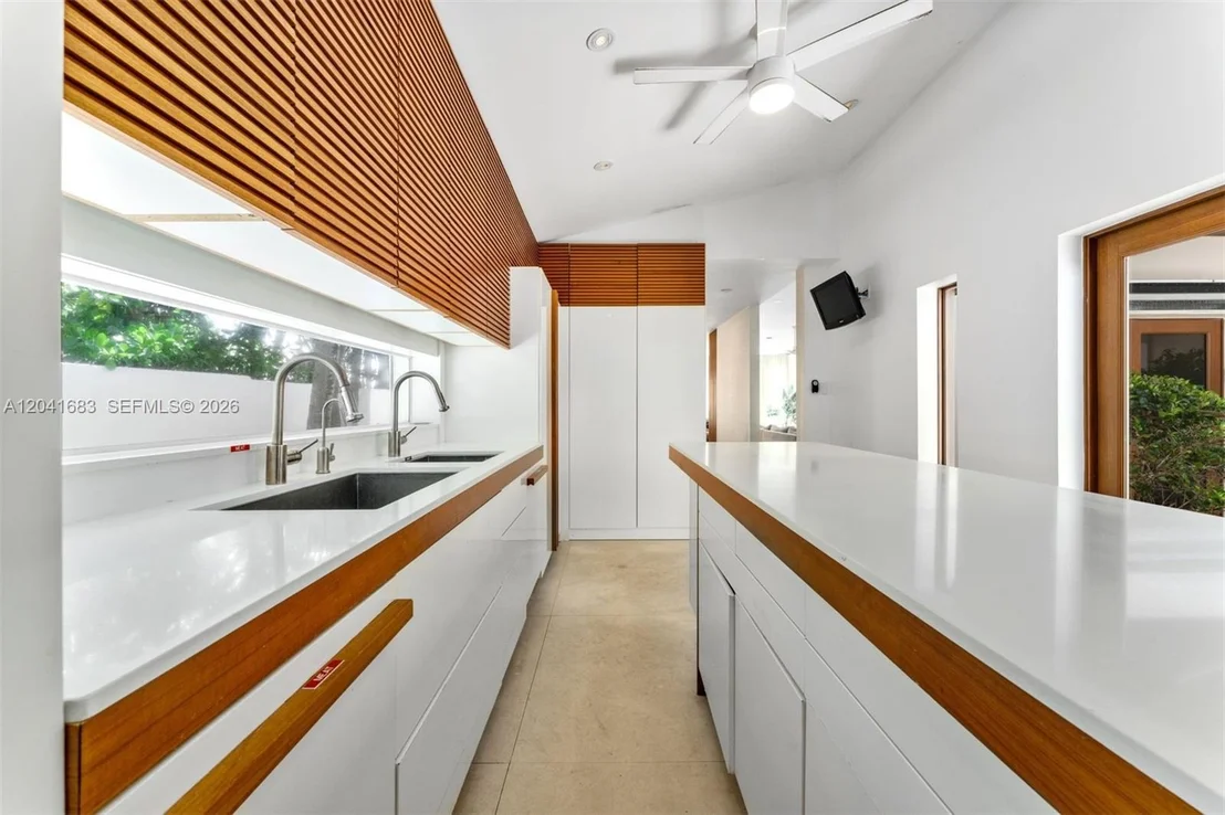Photo of 105 Ocean Blvd