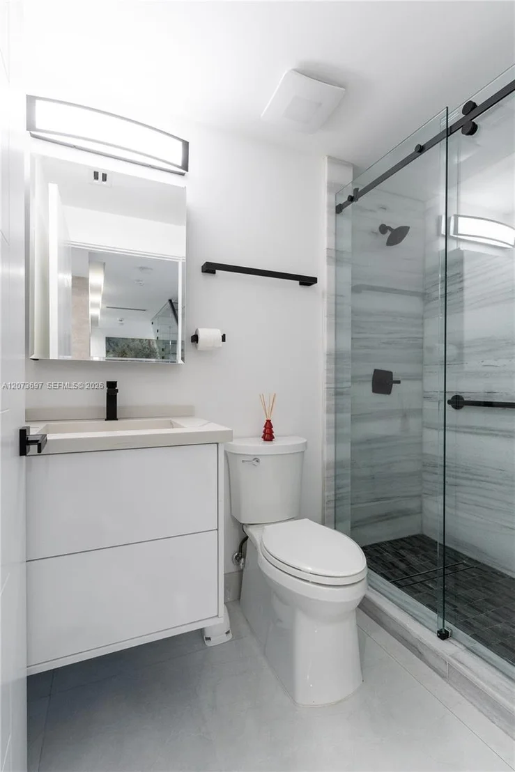 Photo of 5601 N Ocean Dr