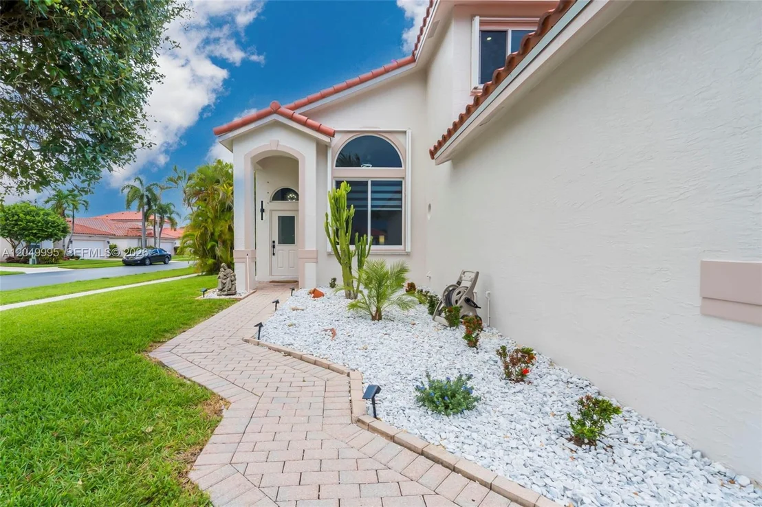 Photo of 7569 Parkside Ln