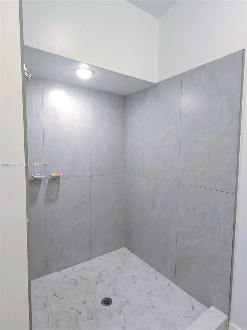 Photo of 395 Pace Avenue