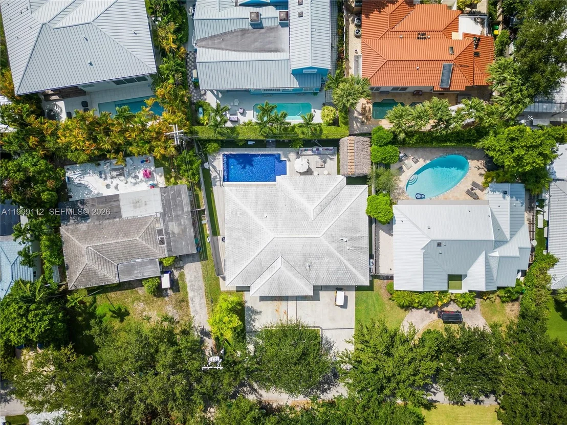 Photo of 524 Warren Ln