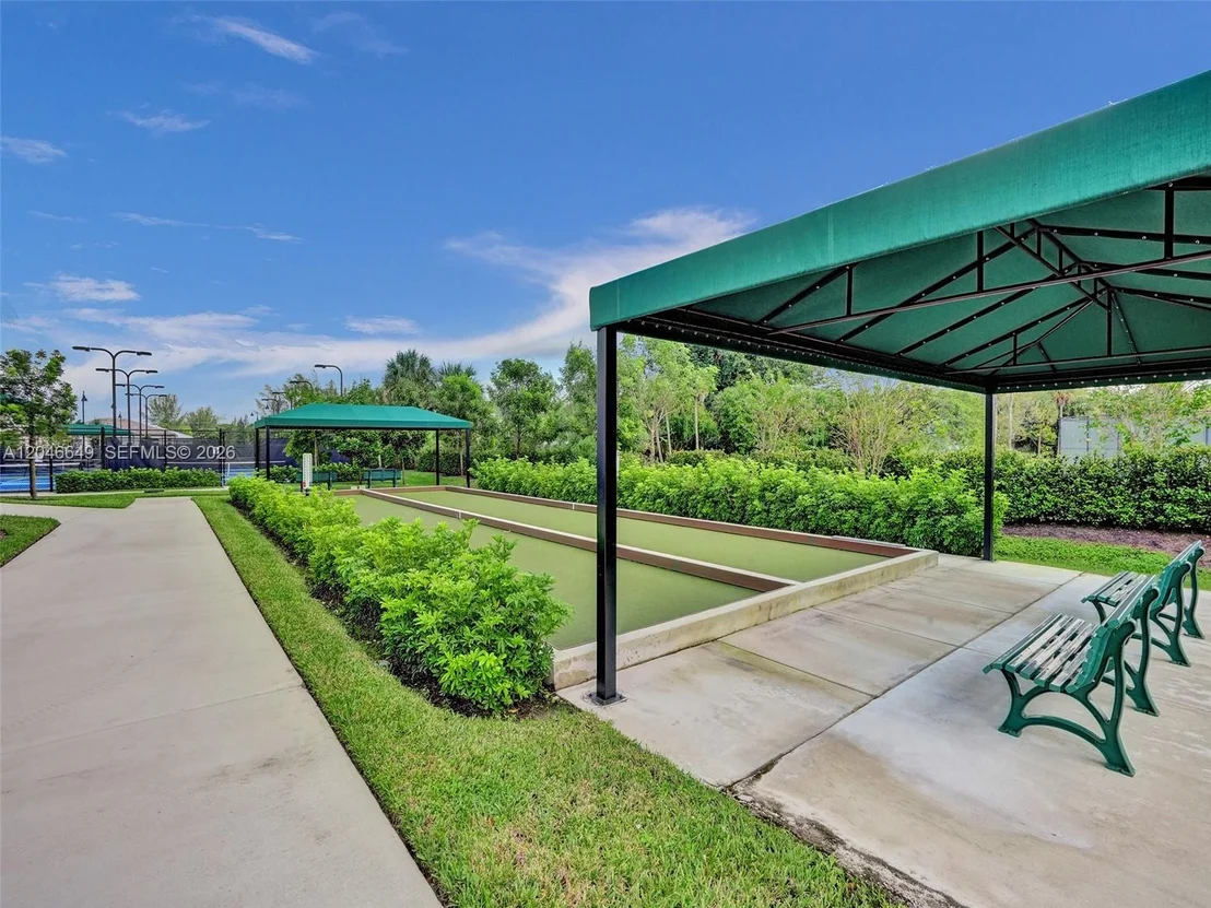 Photo of 8147 Juniper Dr