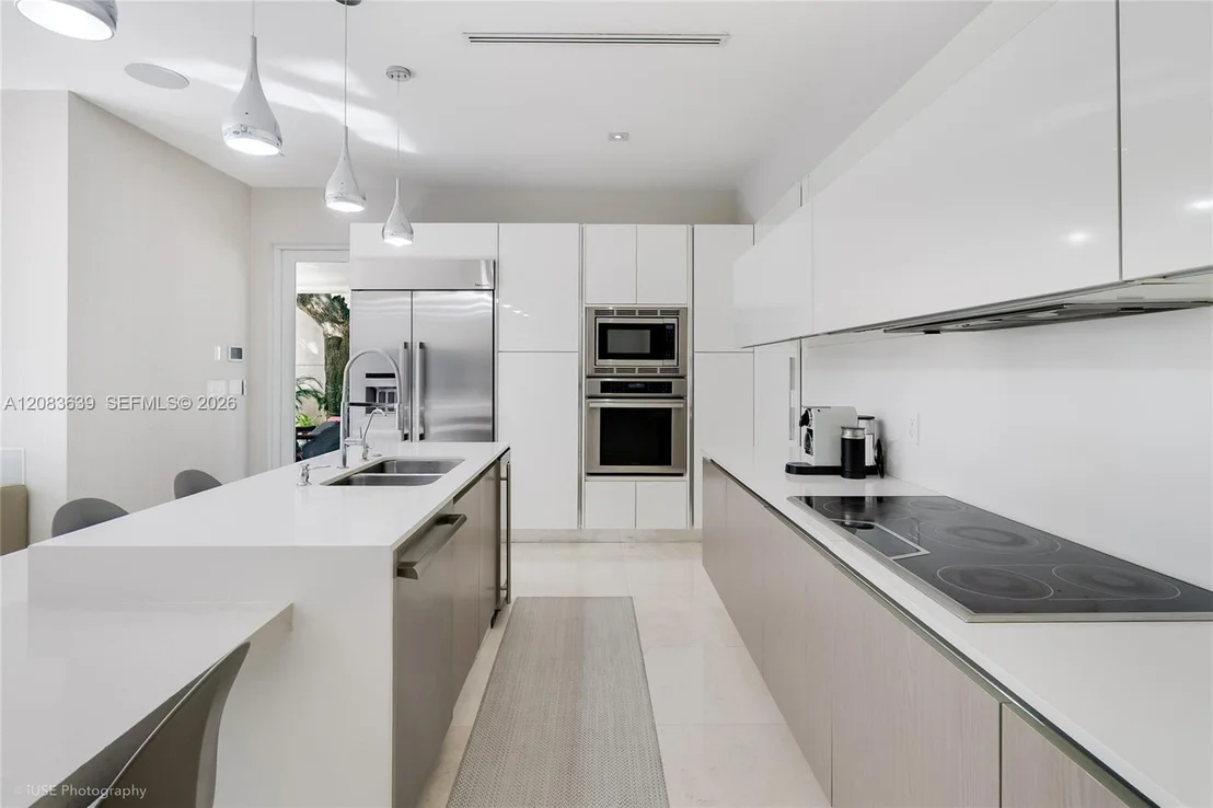 Photo of 137 W Shore Dr