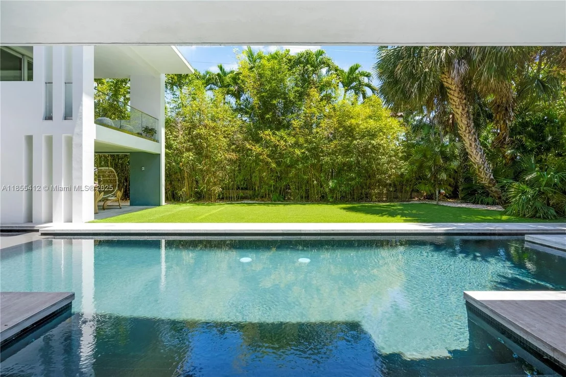 Photo of 545 SABAL PALM