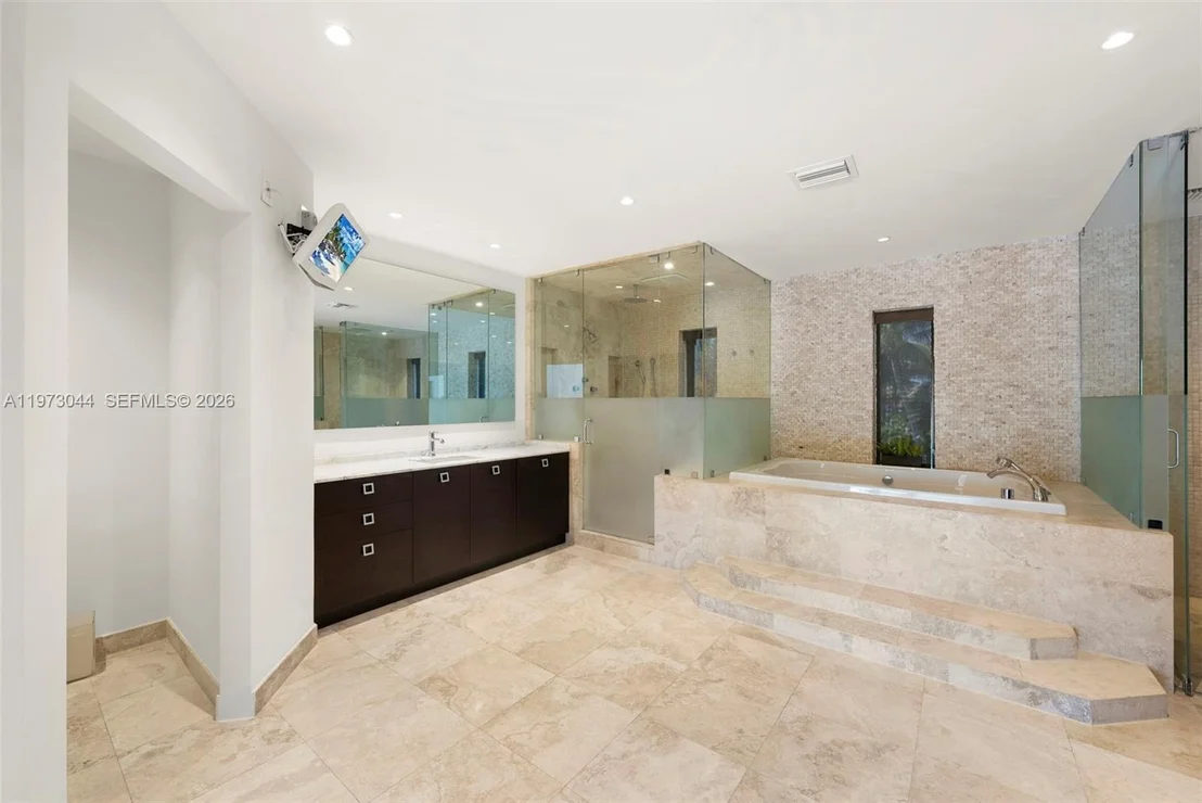 Photo of 501 Hibiscus Dr