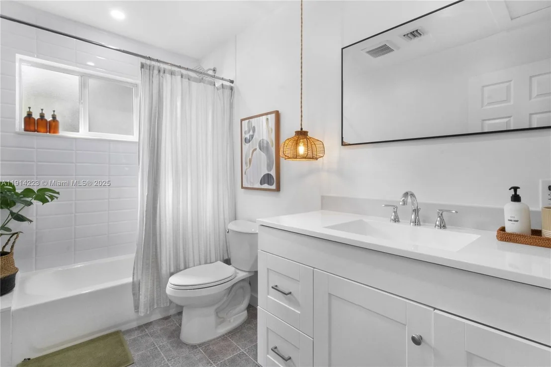 Photo of 191 SE 13th Ave