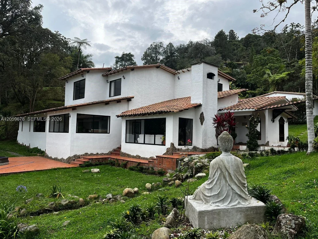 Photo of 123 El Retiro