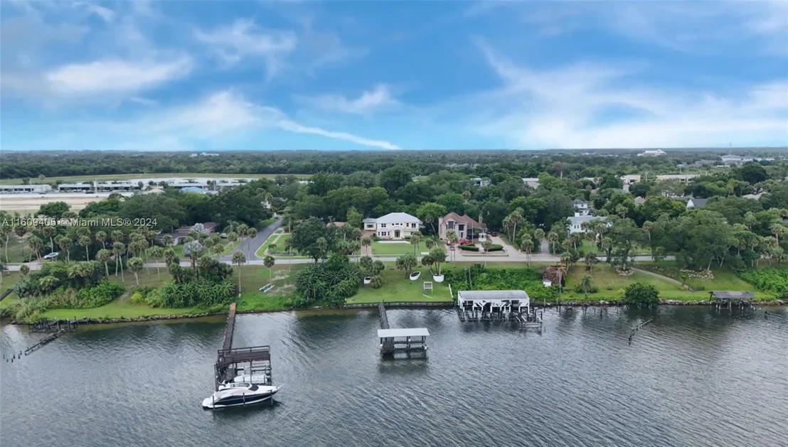 Photo of 1613 N Indian River Drive