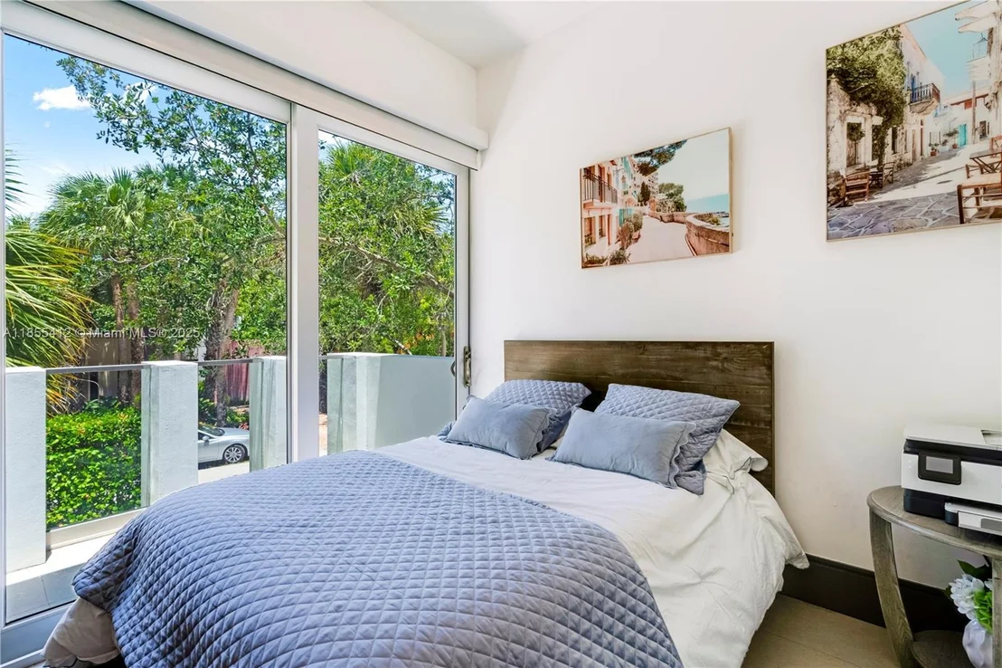 Photo of 545 SABAL PALM
