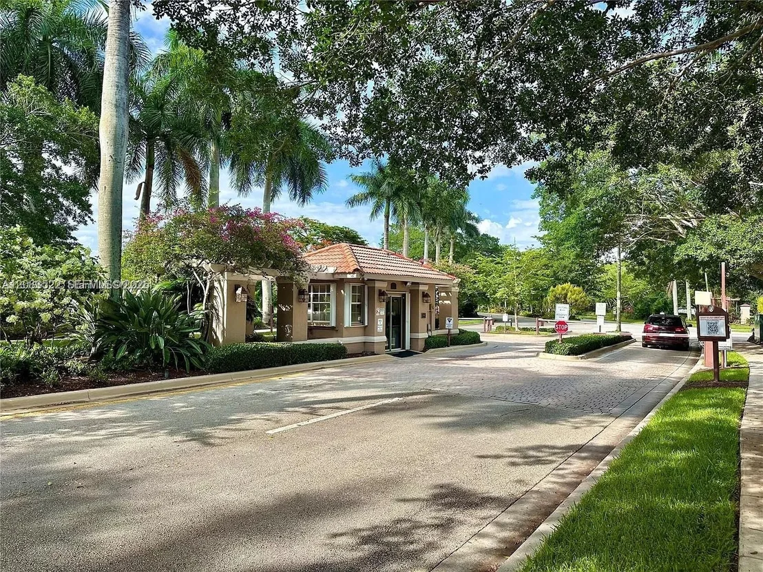 Photo of 412 Cameron Dr