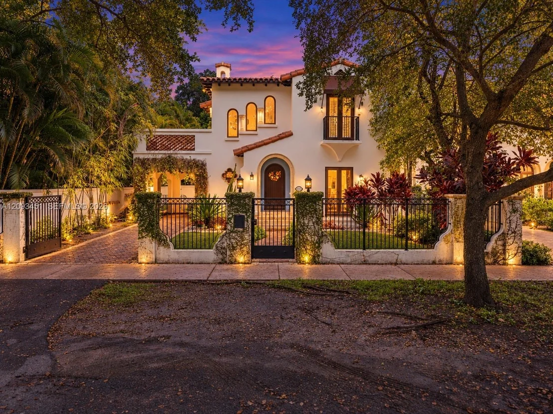 Photo of 421 Sarto Ave