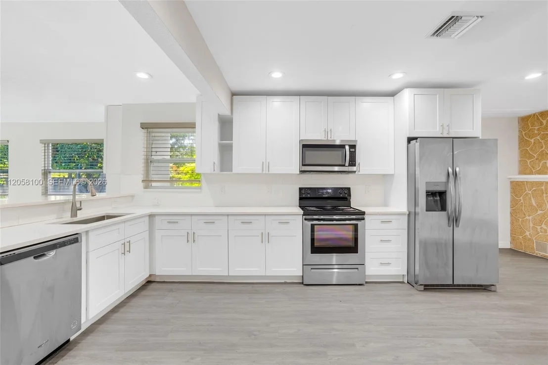 Photo of 3405 Robbins Rd