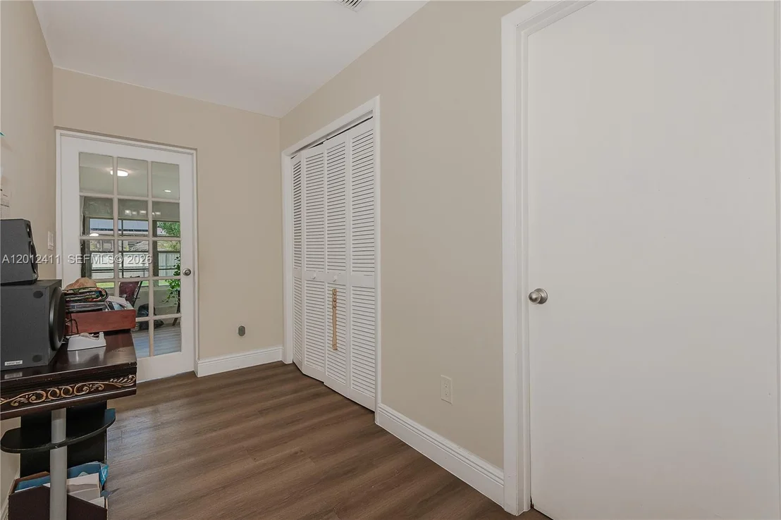 Photo of 395 W 39th Pl