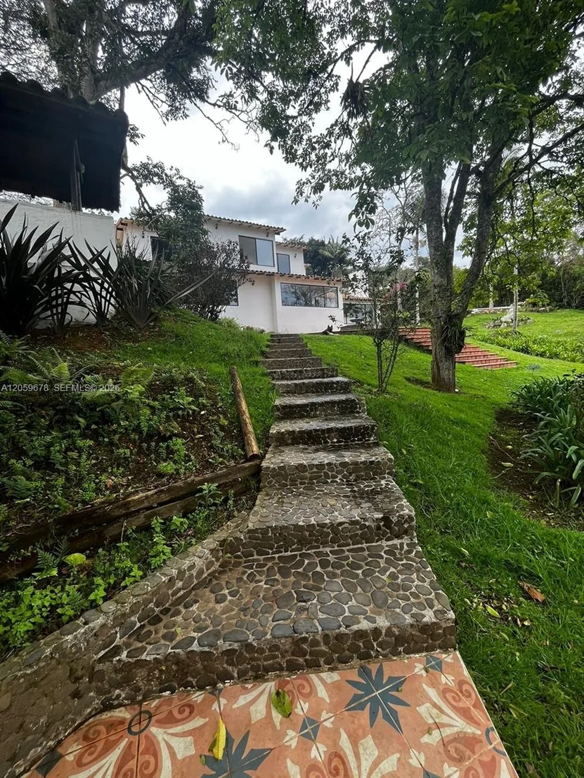 Photo of 123 El Retiro