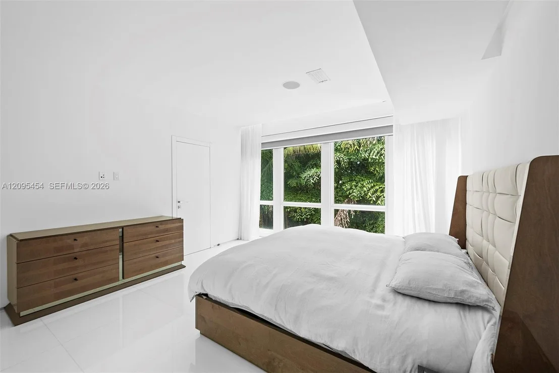 Photo of 480 Ocean Blvd
