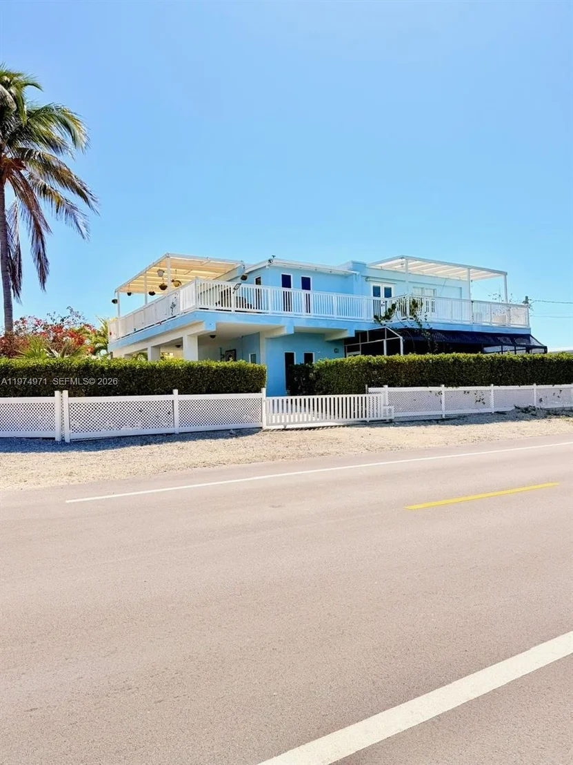 Photo of 212 Banyan Ln