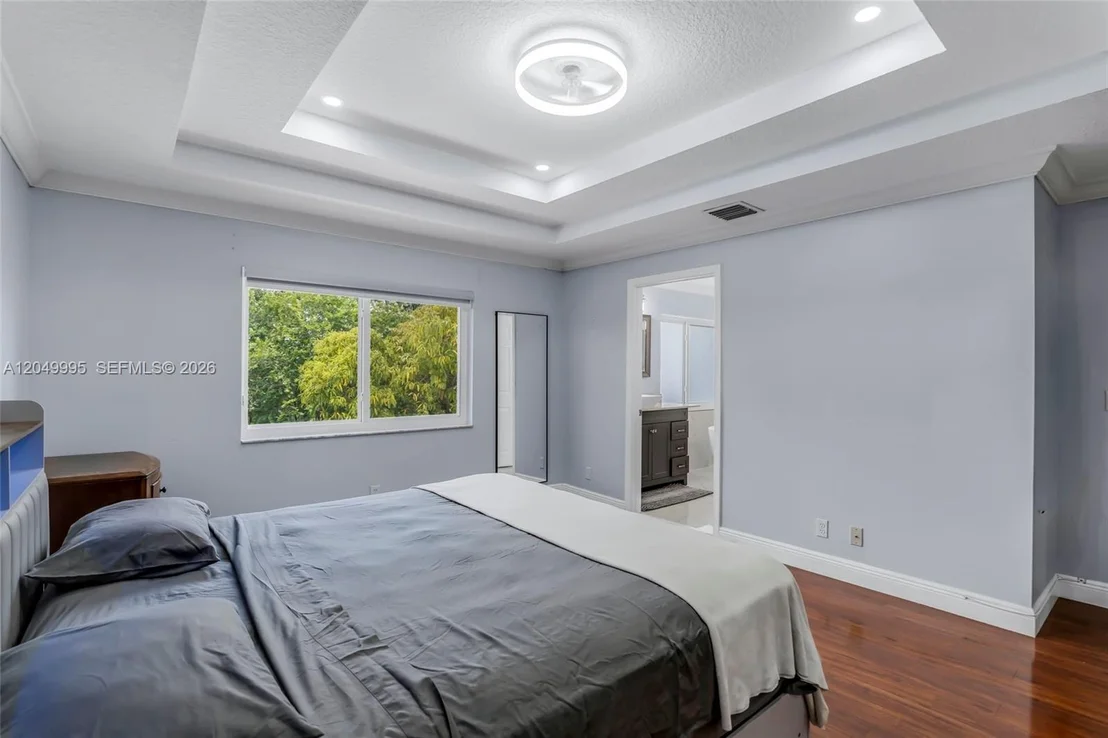Photo of 7569 Parkside Ln