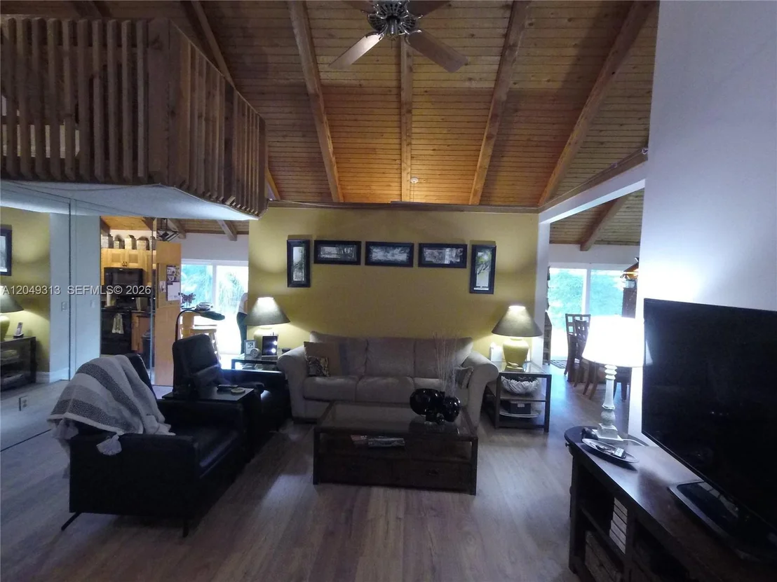 Photo of 2811 Devonwood Ave