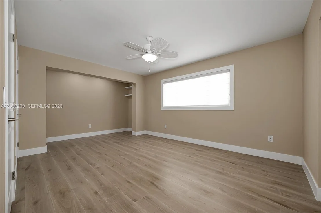 Photo of 5885 Pine Tree