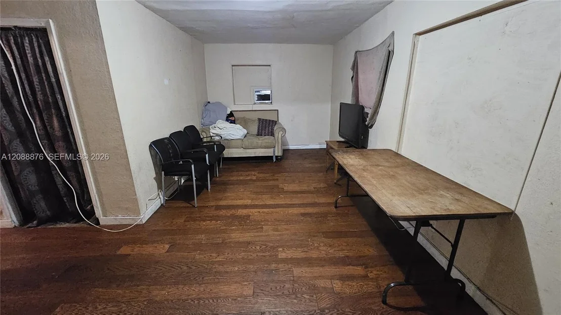 Photo of 2114 NW 5th St