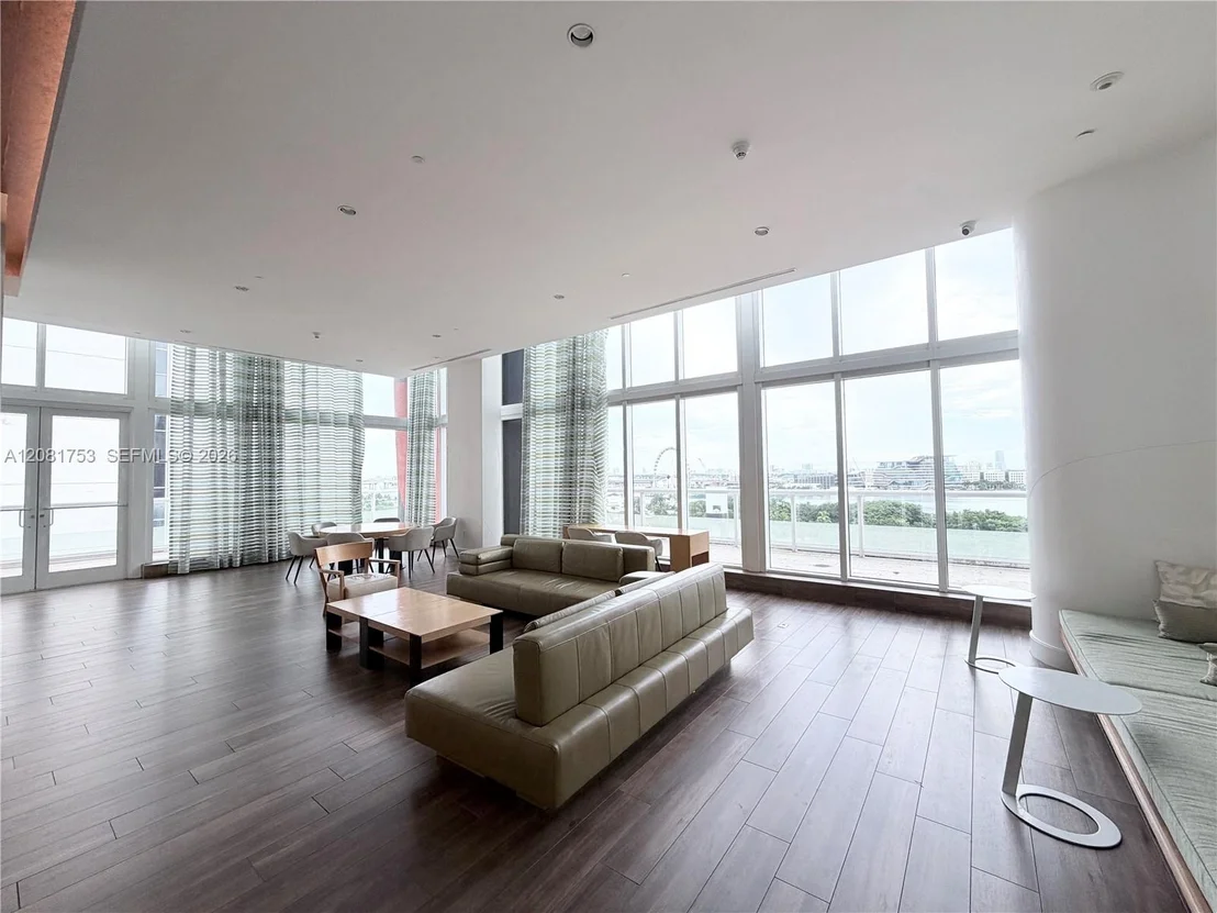 Photo of Unit 3211 at 50 Biscayne Blvd