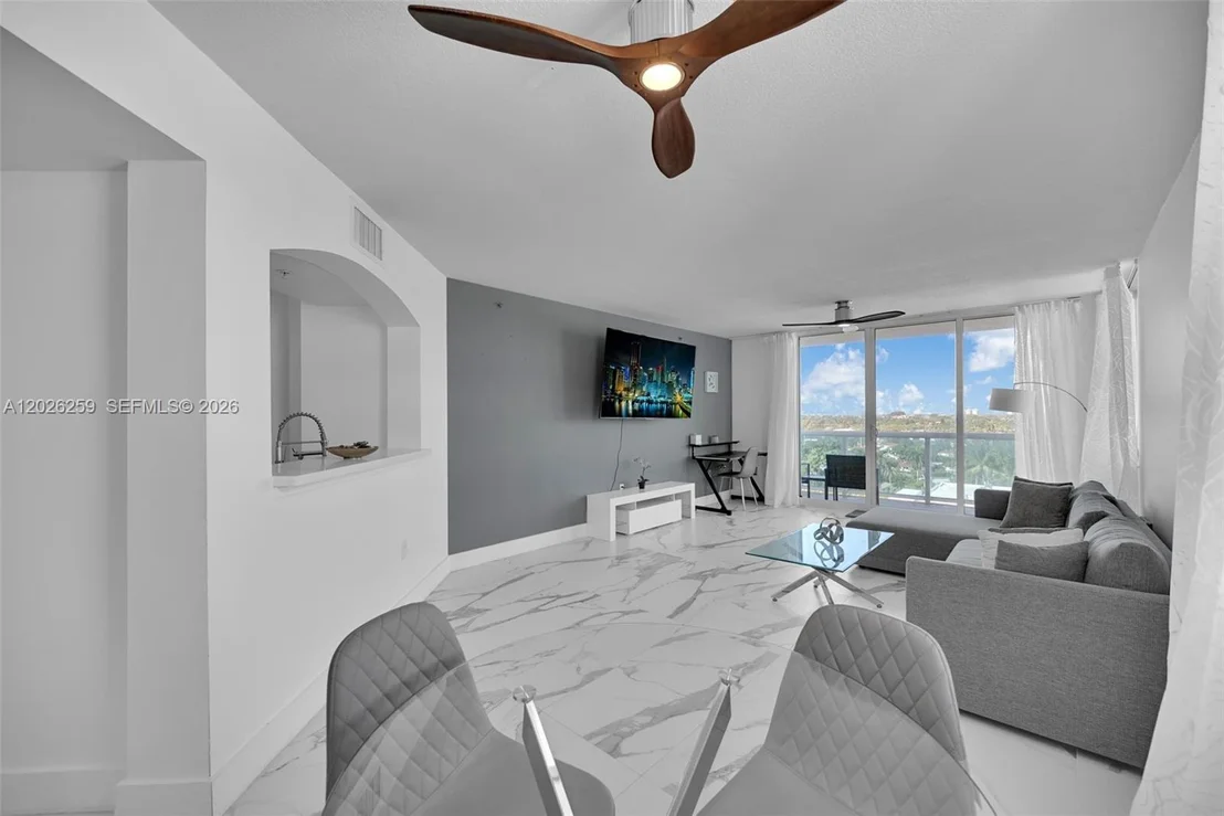 Photo of Unit 821 at 9201 Collins Ave