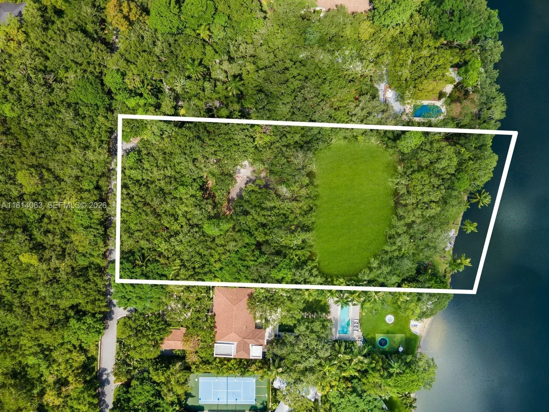 Photo of 5355 Hammock Dr
