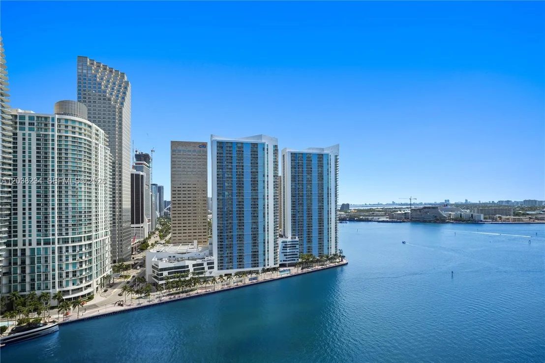 Photo of Unit 2408 at 901 Brickell Key Blvd
