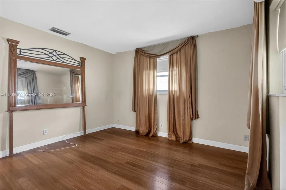 Photo of 1104 Ocean Ave