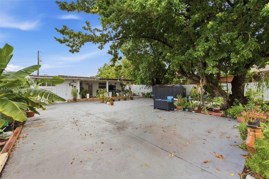 Photo of 419 SE 3rd St
