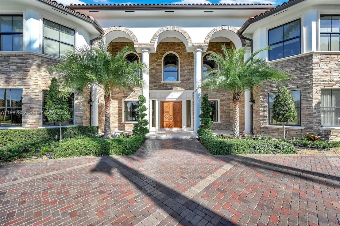 Photo of 2905 Paddock Rd