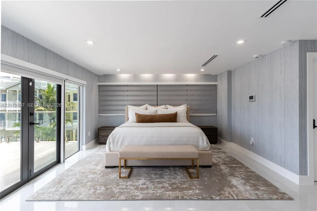 Photo of 5601 N Ocean Dr