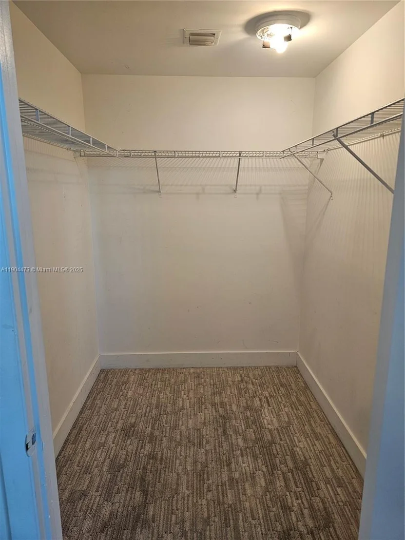 Photo of Unit 908 at 244 Biscayne Blvd