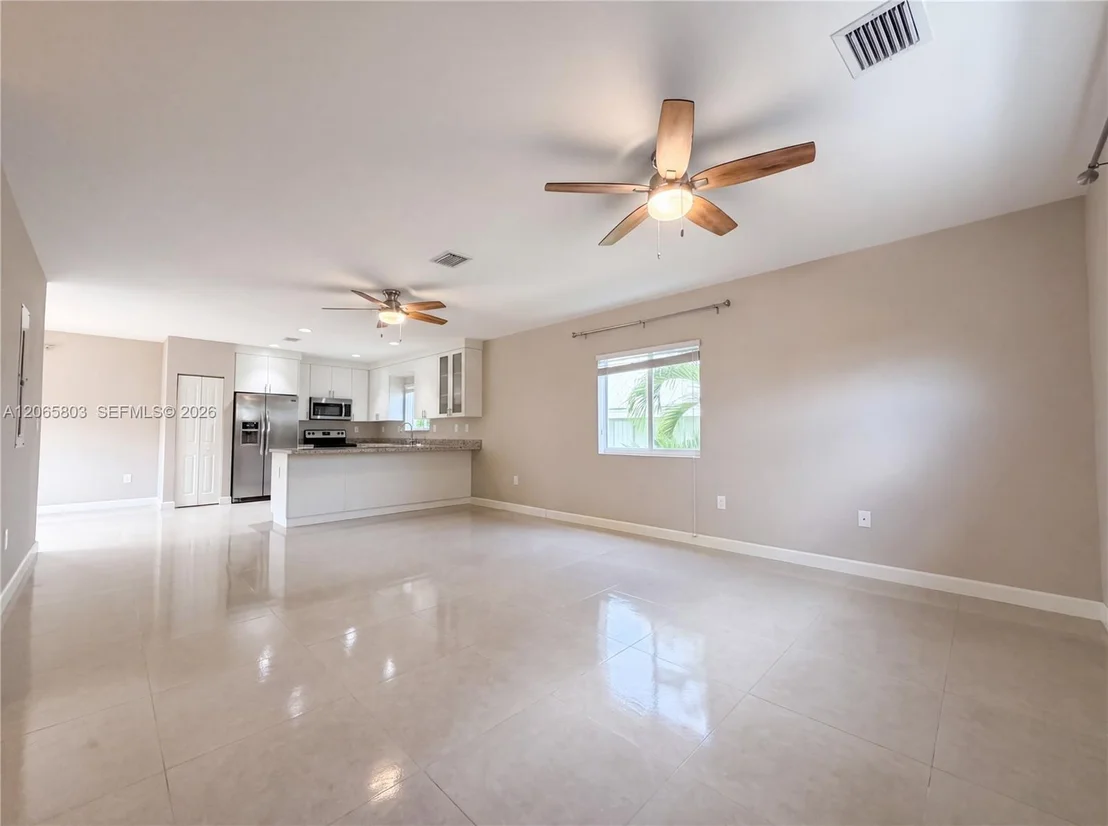 Photo of 17 Lakeview Dr
