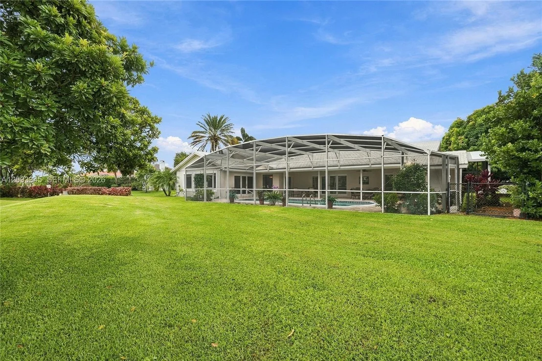 Photo of 444 Glenbrook Dr