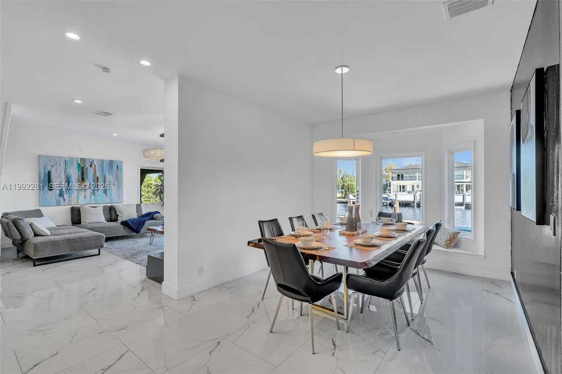 Photo of 472 Sunset Dr