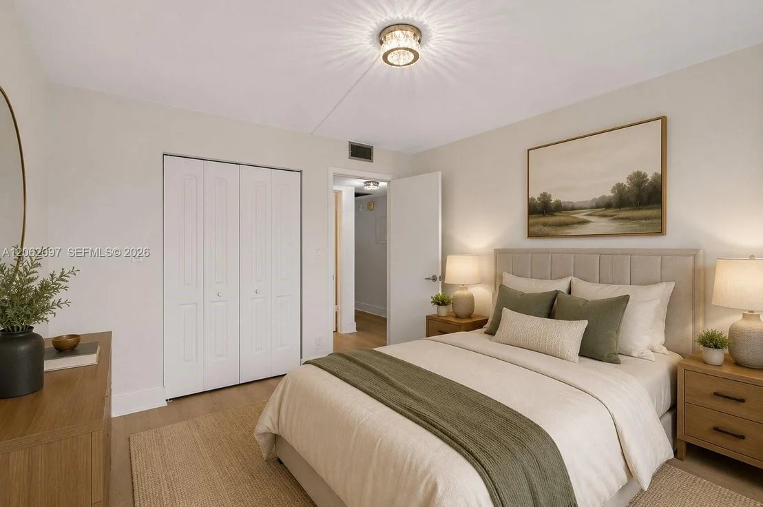 Photo of Unit D2 at 1903 Bermuda Cir