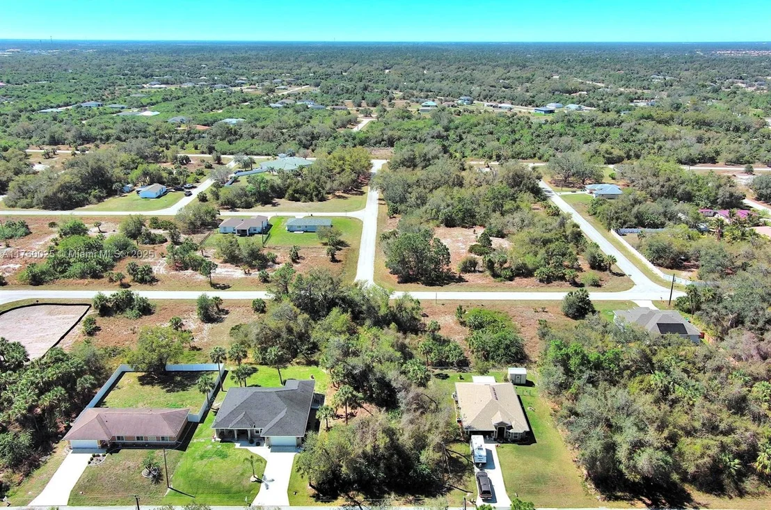 Photo of 205 Ferdon Cir