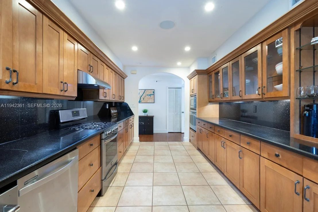 Photo of 360 SW 28th Rd