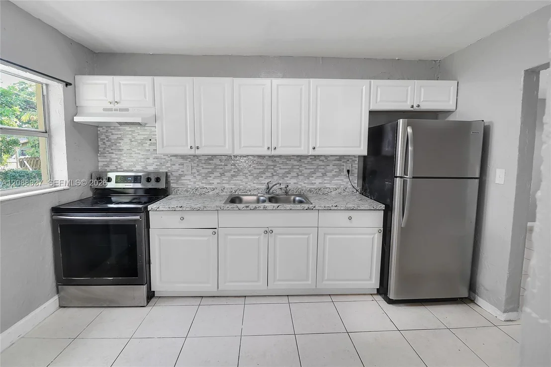 Photo of 3020 NW 7th St