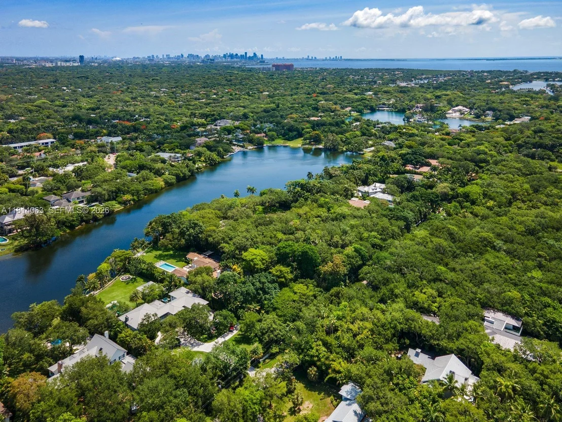 Photo of 5355 Hammock Dr