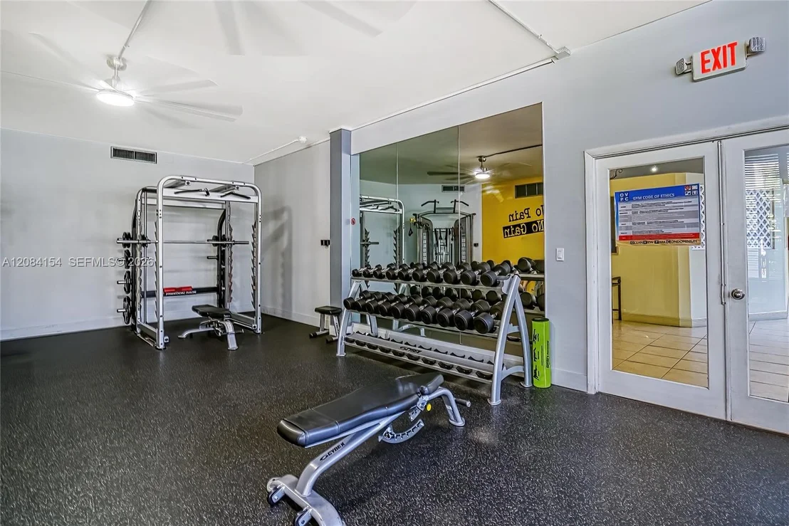 Photo of Unit 901 at 800 Parkview Dr
